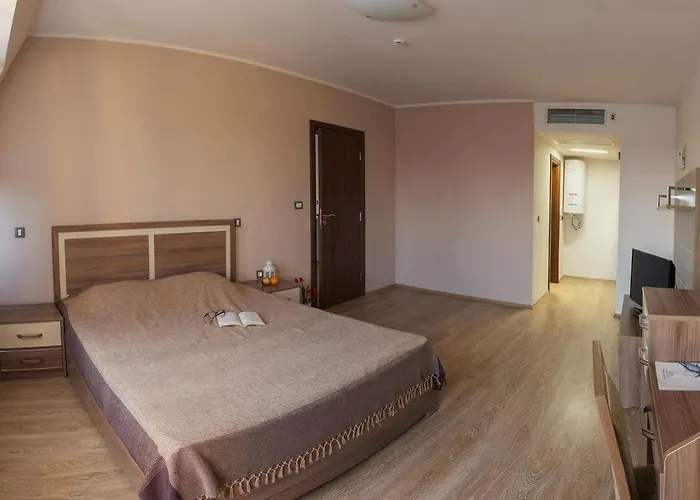 C Comfort & Wellness Hotel 3*